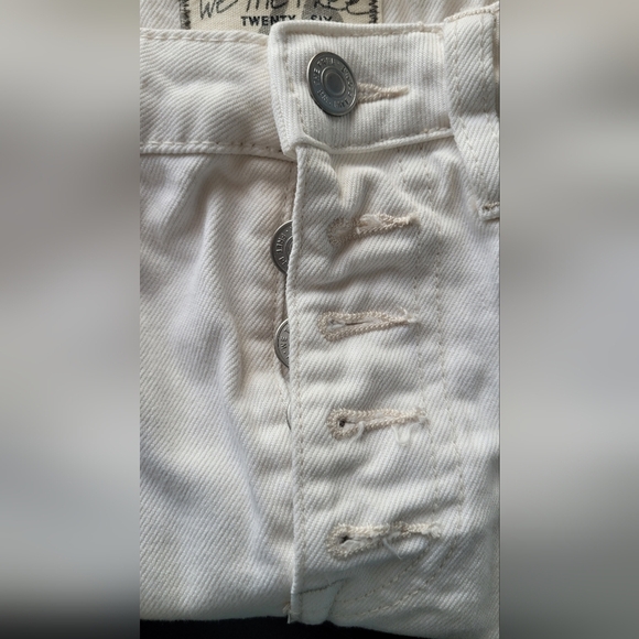 Free People We the Free White Denim Distressed Jean Mini Skirt button fly Sz 26 - Picture 4 of 9